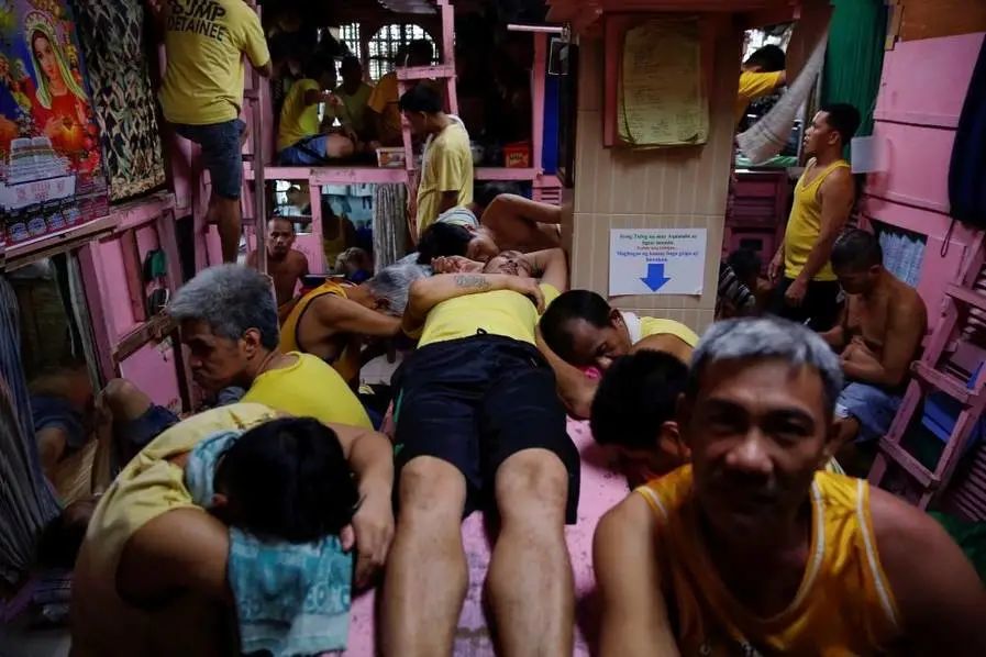 臭名昭著的菲律宾监狱，4.9万囚犯每天3-5人死亡，躺满殡仪馆的尸体无人认领！