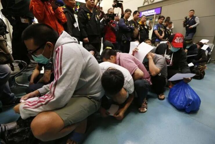 在菲律宾办理完遣返手续后遇到航班取消应该怎么办呢？