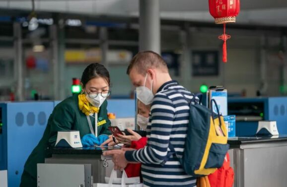 菲移民局在圣周前向出境旅客发出提醒